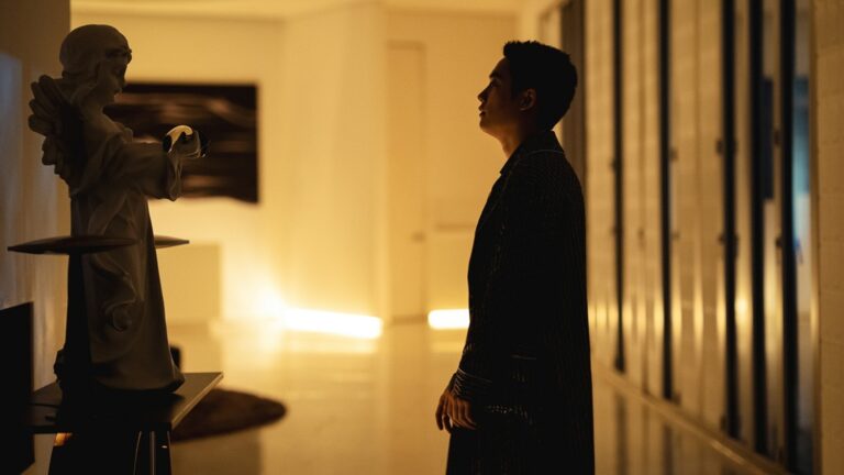 18일 연속 세계 1위 차지하며 글로벌 신드롬 일으킨 한국 드라마