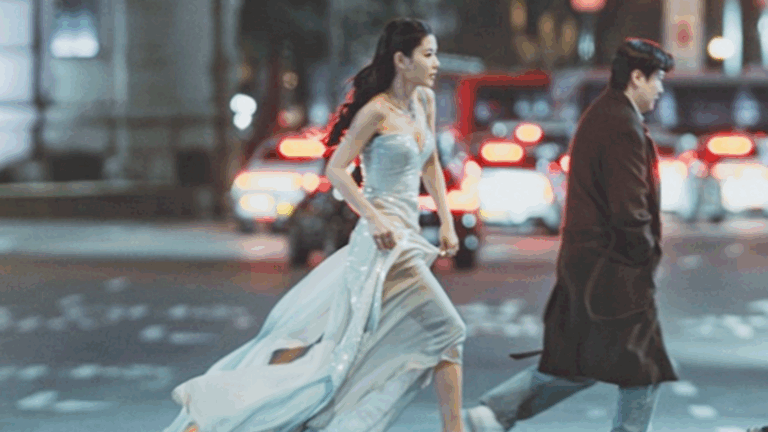 파격의 연속이어서 전세계인들에게 사랑받을 만한 19금 한국 성인 드라마